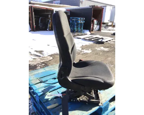 MACK LE Seat