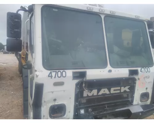 MACK LR612 CAB