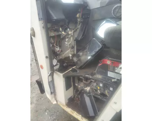 MACK LR612 CAB