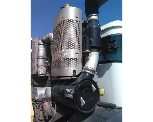 MACK LR613 AIR CLEANER
