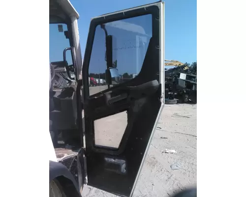 MACK LR613 DOOR ASSEMBLY, FRONT