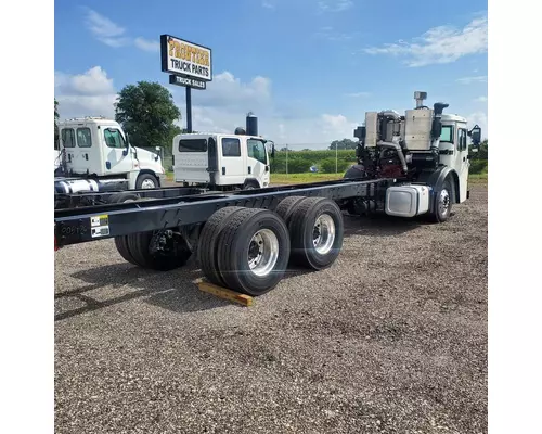 MACK LR64 Heavy Trucks