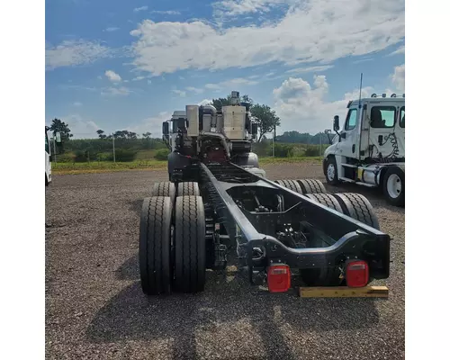 MACK LR64 Heavy Trucks