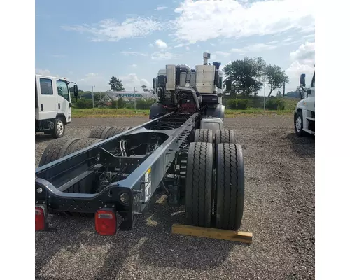 MACK LR64 Heavy Trucks