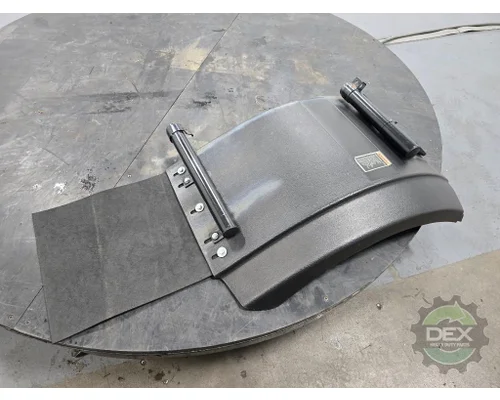 MACK LR 8251 front mudguard