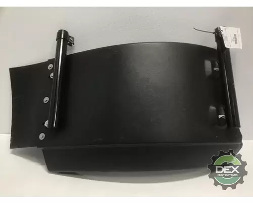 MACK LR Fender