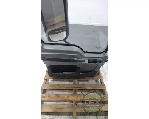 MACK MD 8311 side door, complete