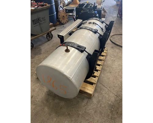 MACK MD Fuel Tank
