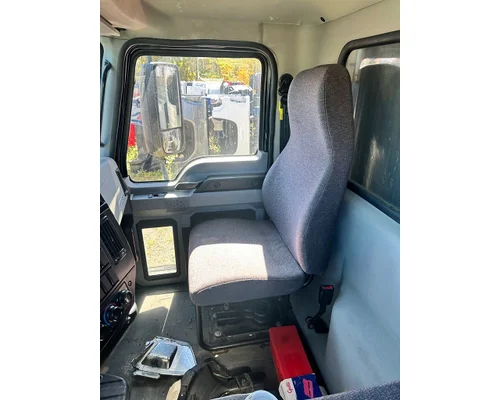 MACK MD Seat, Front