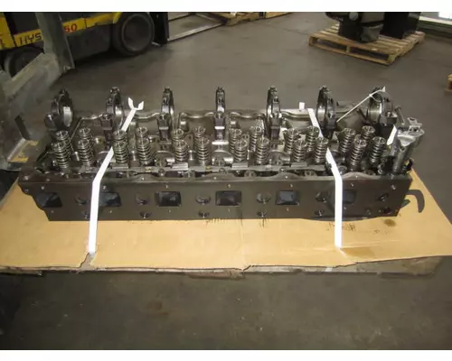 MACK MP7 CYLINDER HEAD