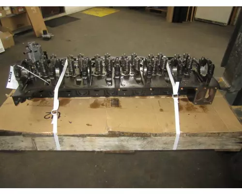 MACK MP7 CYLINDER HEAD