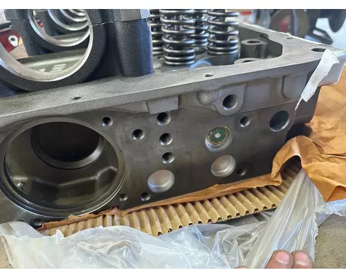 MACK MP7 Cylinder Head