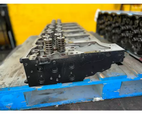 MACK MP7 Cylinder Head