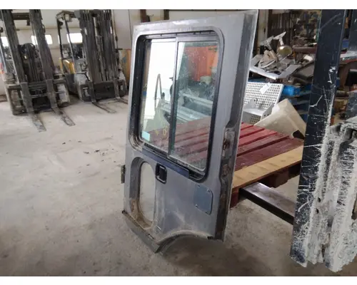 MACK MR611 DOOR ASSEMBLY, FRONT