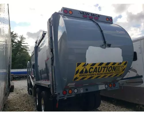 MACK MR686S Complete Vehicle