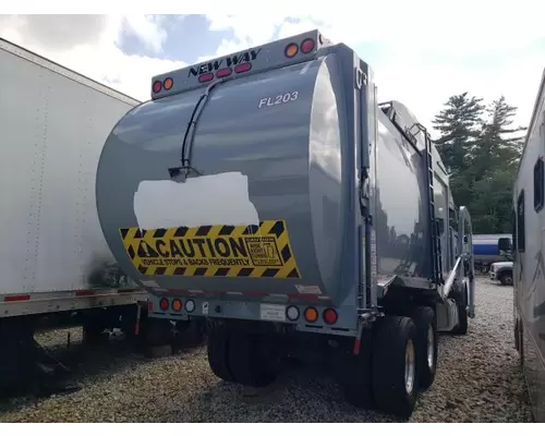 MACK MR686S Complete Vehicle