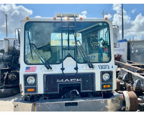 MACK MR688S Cab