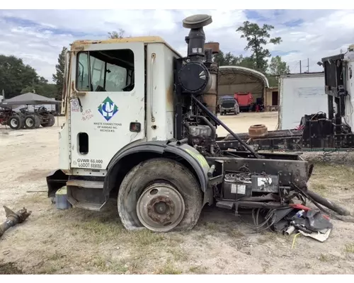 MACK MR688S Cab