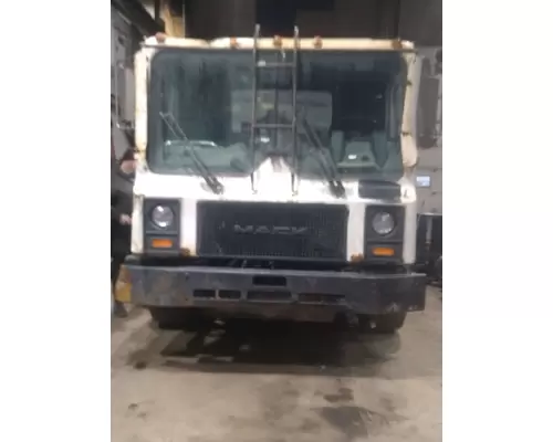 MACK MR688S Complete Vehicle