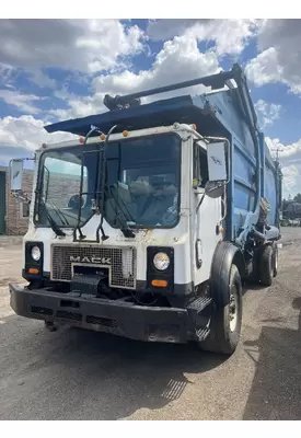 MACK MR688S Complete Vehicle
