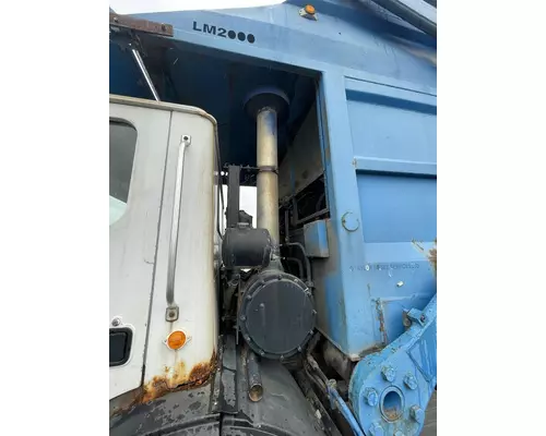 MACK MR688S Complete Vehicle