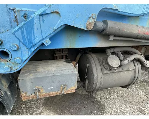 MACK MR688S Complete Vehicle