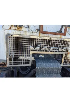 MACK MR688S Grille