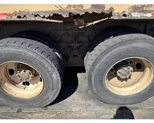MACK MR688S Suspension