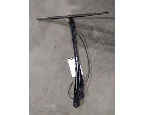 MACK MR688S WINDSHIELD WIPER ARM