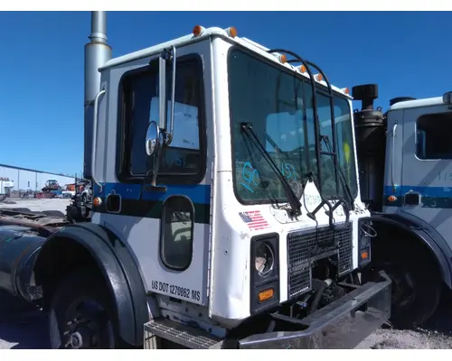 MACK MR688 CAB
