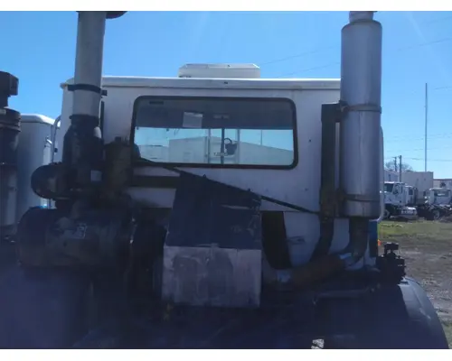 MACK MR688 CAB