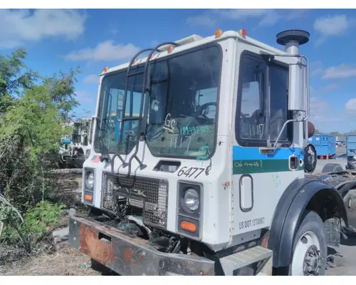 MACK MR688 CAB