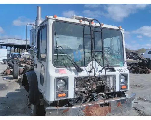 MACK MR688 CAB