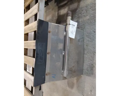 MACK MR688 FENDER, QUARTERHALF REAR