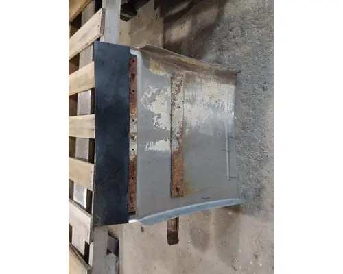 MACK MR688 FENDER, QUARTERHALF REAR