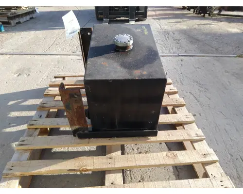 MACK MR688 FUEL TANK