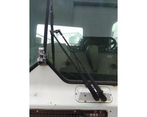 MACK MR688 WINDSHIELD WIPER ARM