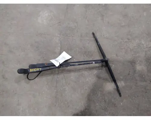 MACK MR688 WINDSHIELD WIPER ARM