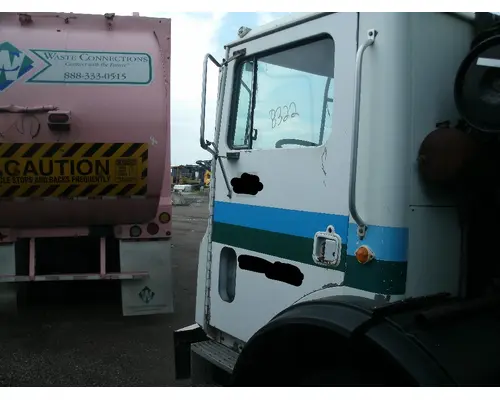 MACK MRU 613 Door Assembly, Front