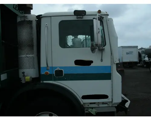 MACK MRU 613 Door Assembly, Front
