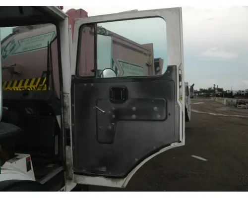 MACK MRU 613 Door Assembly, Front