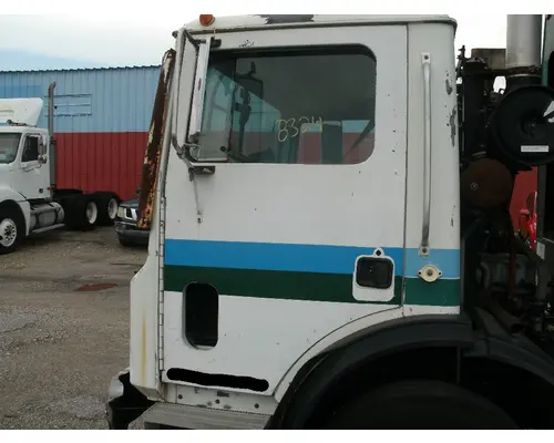 MACK MRU 613 Door Assembly, Front