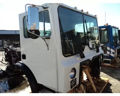 MACK MRU602 CAB