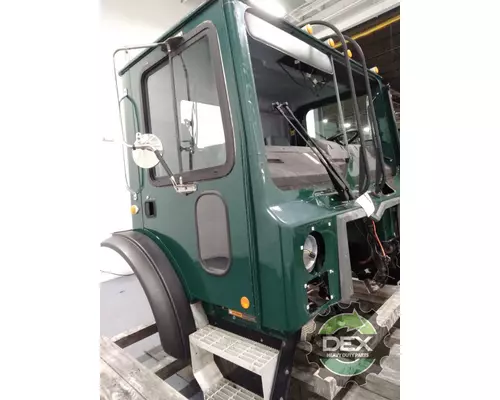 MACK MRU613 8102 cab, complete