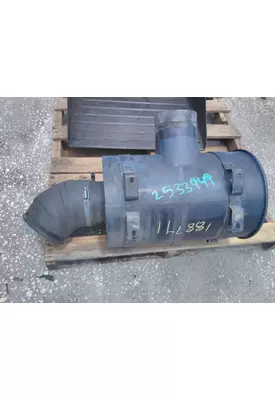 MACK MRU613 AIR CLEANER