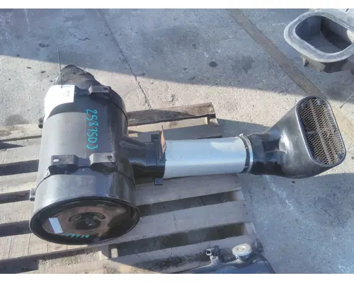 MACK MRU613 AIR CLEANER