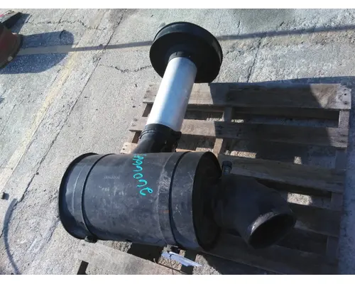 MACK MRU613 AIR CLEANER