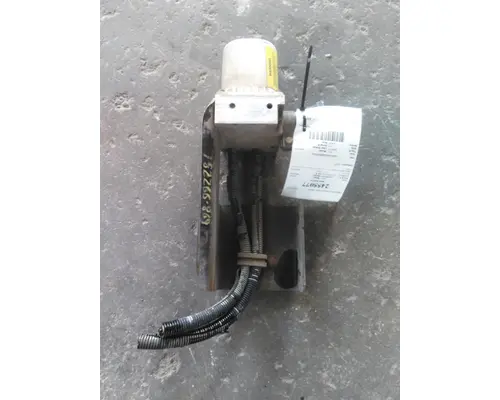 MACK MRU613 CAB JACK