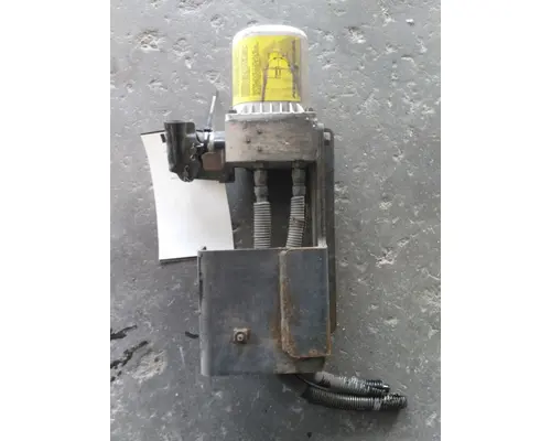 MACK MRU613 CAB JACK