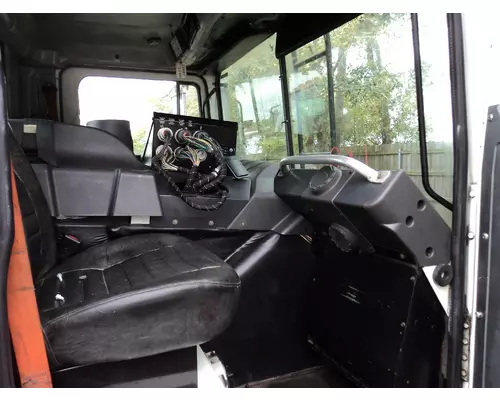 MACK MRU613 CAB